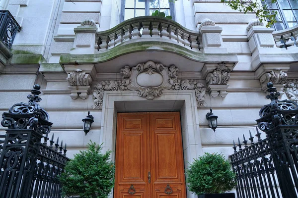 Elegant Entrance Baroque Style Stone Apartment Building Townhouse — Stock Photo, Image