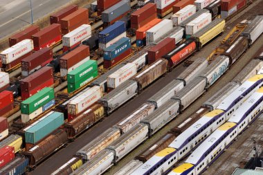 VANCOUVER - Temmuz 2015 'te Vancouver' da görüldüğü gibi Kanada 'nın konteynırlarda Asya' dan mal ithal etmek ve kıtada demiryolu ile nakletmek için en işlek limanıdır..