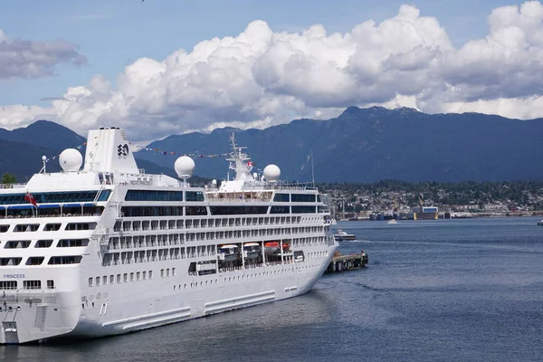 Vancouver Luglio 2015 Canada Place Edificio Espositivo Esposizione Mondiale Dove — Foto Stock