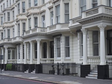 Belgravia ya da Kensington 'da sütunlu Londra konakları