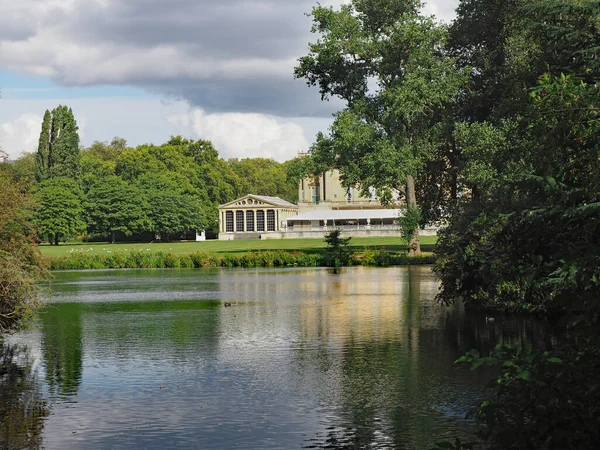 Rear Buckingham Palace Viewed Pond Private Garden — Fotografia de Stock