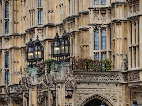 Londyn Zdobione Gotyckie Detale Zewnątrz Budynku Parlamentu — Zdjęcie stockowe