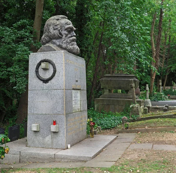 London September 2016 Filsuf Komunis Karl Marx Dimakamkan Dengan Monumen — Stok Foto
