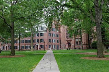  Yale Üniversitesi 'nin Eski Kampüs Dörtgeni, 1700' lerden kalma binalar..