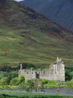 İskoçya 'daki Highland Şatosunun kalıntıları