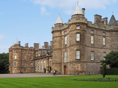 EDINBURGH - Holyrood Sarayı 1500 'lerden kalma gotik mimarinin iyi korunmuş bir örneği.