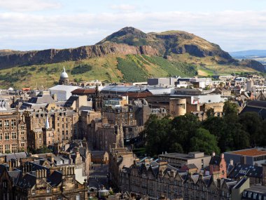 Edinburgh, Arthur 'un koltuğuyla Eski Şehir silueti