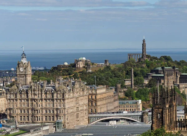 Edinburgh Ορίζοντα Κοιτάζοντας Προς Calton Hill Και Firth Forth — Φωτογραφία Αρχείου