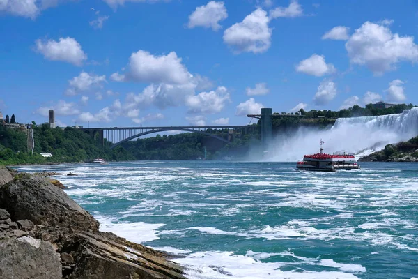 Pohled Řeku Niagara Pod Niagarskými Vodopády Směrem Americkým Vodopádům Raiinbow — Stock fotografie