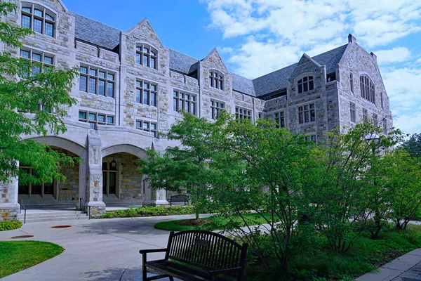 Modern Stone University Building Influenced Gothic Architecture — Stock Photo, Image