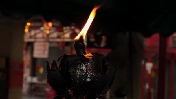 Parallax Shot Oil Candle Burning Temple High Contrast Chinese Temple — Stok video