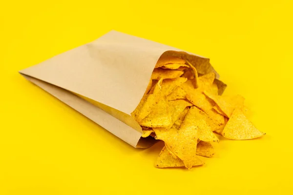 Ropogós Nachos Chips Papírzacskóban Kényelem Érdekében — Stock Fotó