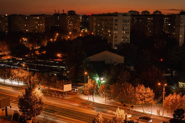 Şehrin gece manzarası