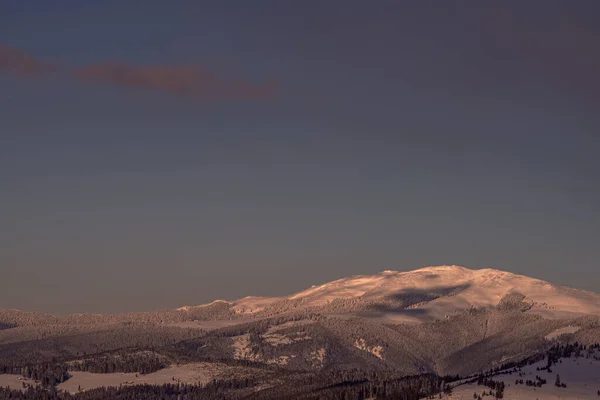 Vinter Höga Berg Med Snövita Toppar Plats Karpaterna Vatra Dornei — Stockfoto