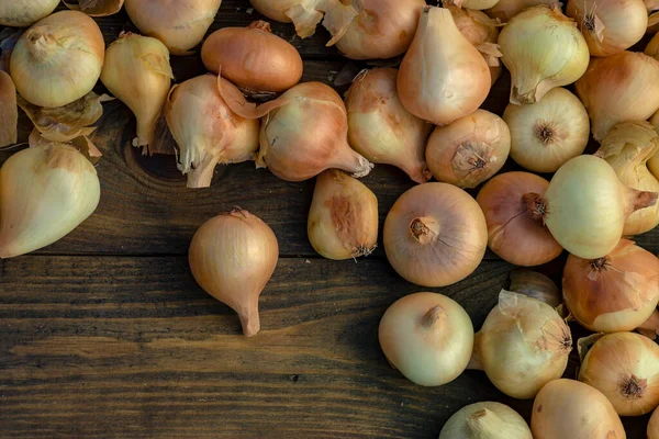 Frische Rote Zwiebel Korb Auf Holztisch Draufsicht Bio Lebensmittel Braune — Stockfoto