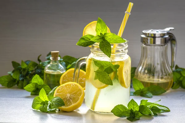 Mojito Cocktail Mocktail Lemon Mint Ice Honey Glass Jar Summer — Fotografia de Stock