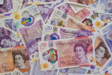 Amerikan parası, İngiliz sterlini, Euro, ron lei romanian bankaları para dolar banknotları İngiltere pound fon finans konsepti yakın plan nakit