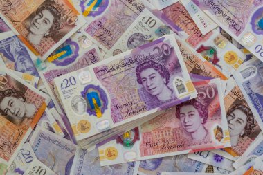 Amerikan parası, İngiliz sterlini, Euro, ron lei romanian bankaları para dolar banknotları İngiltere pound fon finans konsepti yakın plan nakit