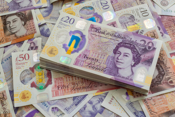 Американская наличность, британский фунт, евро, румынские банкноты, долларовые купюры