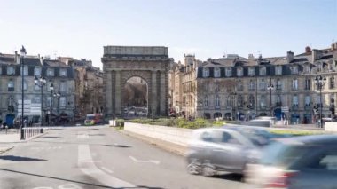Bordeaux, Fransa, Timelapse - Bordeaux 'daki Porte de Bourgogne