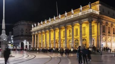 Bordeaux, Fransa, Timelapse - Bordeaux ulusal operası ve gece şehir trafiği