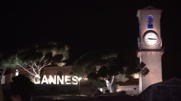 Cannes, Franciaország, Videó - Közelkép a cannes-i Chateau de la Castre-ről éjszaka — Stock videók