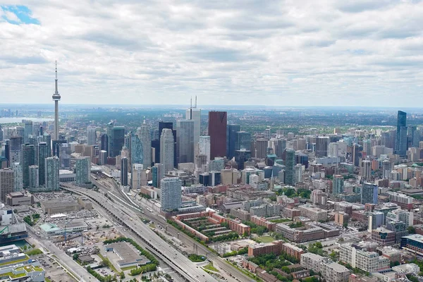 El este de Toronto y la autopista Gardiner — Foto de Stock