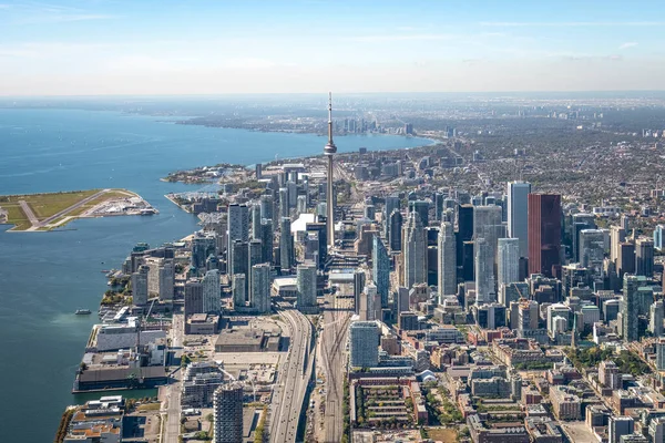 Distrito financiero de Torontos desde la parte este de la ciudad — Foto de Stock