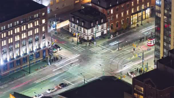 Toronto, Canada, Timelapse - the city traffic of Spadina avenue at night — Stock Video