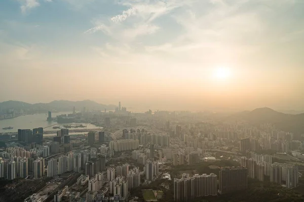 香港下城金融区位于智能城市 摩天大楼和高楼 日落时的空中景观 — 图库照片