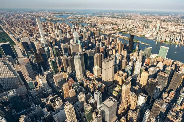 El centro de la ciudad de Nueva York durante el atardecer — Foto de Stock