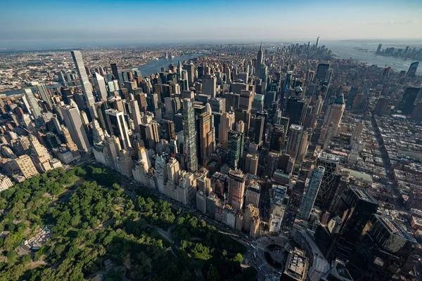 El centro de la ciudad de Nueva York durante el atardecer — Foto de Stock