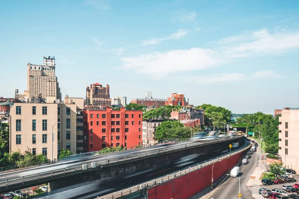 New York, New York, Trafic à côté de Brooklyn Bridge Manhattan — Photo