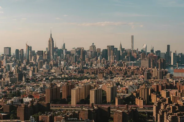 Panorama New Yorku z brooklynského mostu — Stock fotografie