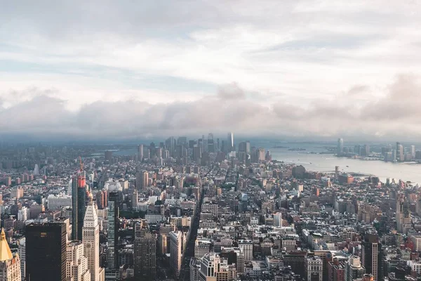 Skyline в центре Нью-Йорка с Хадсон Ярд в дневное время — стоковое фото