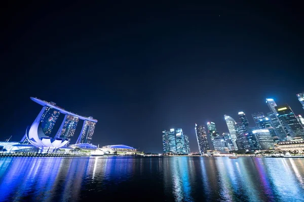 Singapur 22 Mayıs 2022 - Singapur Finansal İş Bölgesi Cityscape Gece