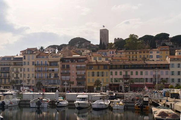 Vista do porto de Cannes, França durante o dia — Fotografia de Stock