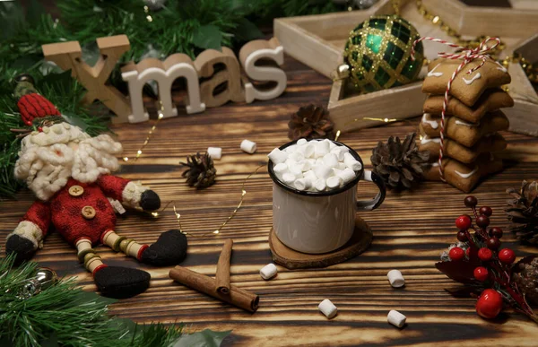 Mutlu Noeller ve mutlu yıllar, Noel süslemeli kartpostallar.