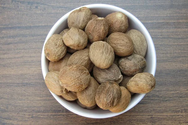 Nutmeg Dalam Mangkuk Top View — Stok Foto