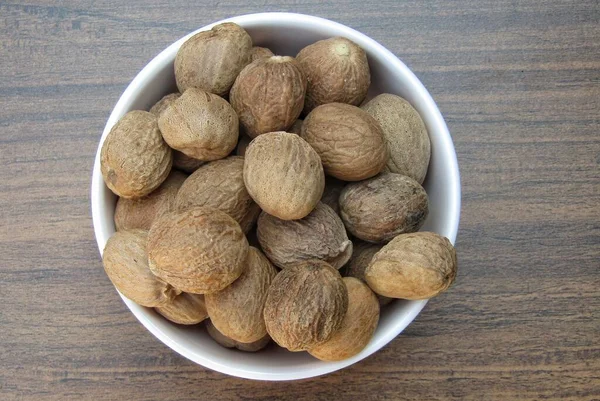 Nutmeg Dalam Mangkuk Top View — Stok Foto