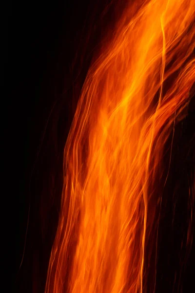 Красно Оранжевый Столп Огненного Пламени Черном Фоне — стоковое фото