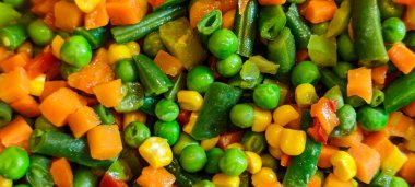 Çeşitli sebzeler. Rengarenk taze sebzeler. Protein besin kaynağı çeşitleri.