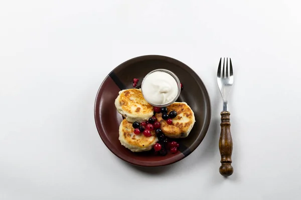 Syrniki Oder Syrniki Mit Quark Und Johannisbeeren Gesundes Frühstück Leckeres — Stockfoto