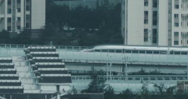 Çin 'de yüksek hızlı tren doldurmak