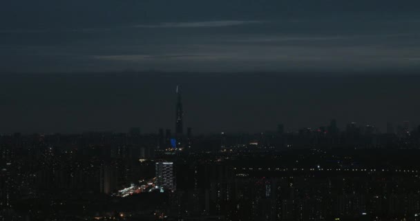06 Oct 2021 Chengdu, China City Skyline Desde el pico de la montaña Longquan. — Vídeo de stock