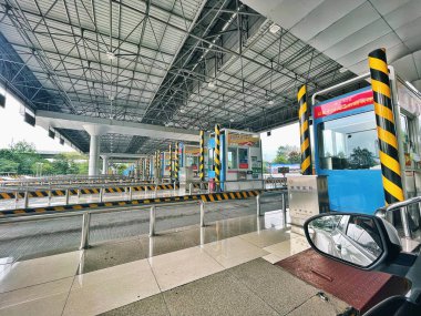 Otomatik bariyer kapalı yol, paralı yol. Chengdu, Çin. 22 Sep 2021