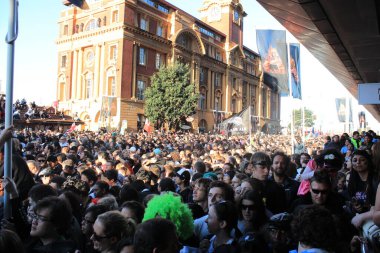 Rugby Dünya Kupası taraftarları ve taraftarları Auckland Waterfront 2011 'de Auckland 9 Sep 2011' de başladı.
