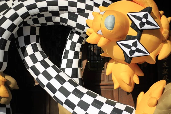 Chengdu 'daki Louis Vuitton mağazasında. Çin. 17 Ocak 2021