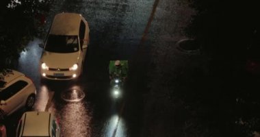 Chengdu, Sichuan Çin 'de yoğun bir trafik var. 9 Ekim 2021