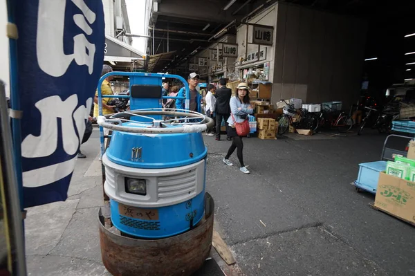 Velho mercado de peixes Tsukiji. Tóquio, Japão. 5 Out 2015 — Fotografia de Stock